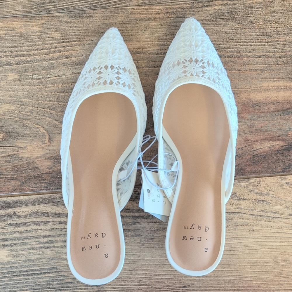 A New Day Off White Delilah Floral Embroidered Pointed Toe Mule Heels - Picture 5 of 7